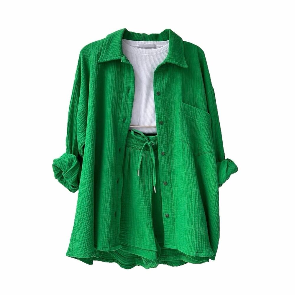 Two piece green set! 100% cotton. Size large